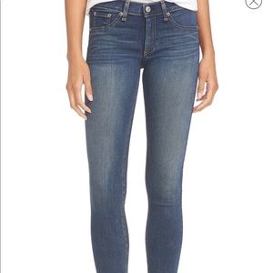 Rag & bone mid rise skinny jeans // size 26